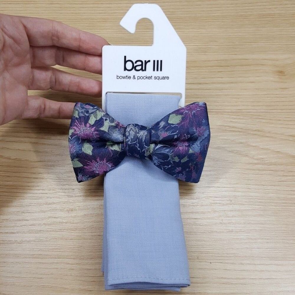 BAR III Mens Blue Floral Bow Tie + Solid Pocket Square Set
